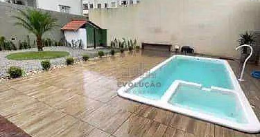 CASA 03 Quartos, Piscina, 2 Vagas - Fundos - Biguaçú