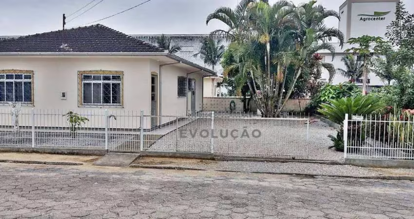 Casa 2 quartos, 4 vagas, escritura - santo amaro da imperatriz