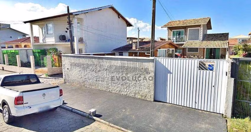 CASA 3 Quartos, 1 Suíte, Piscina - Aririú - Santa Catarina