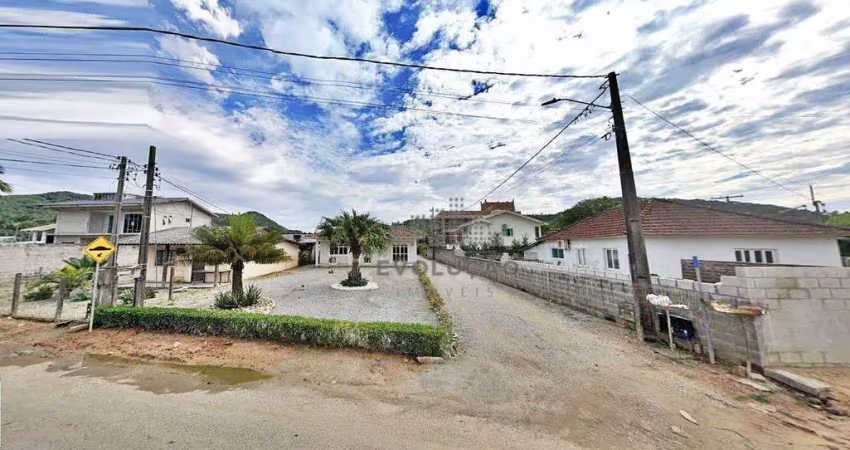 CASA 3 Quartos, 1 Suíte, 7 Vagas - Sul do Rio - Santa Catarina