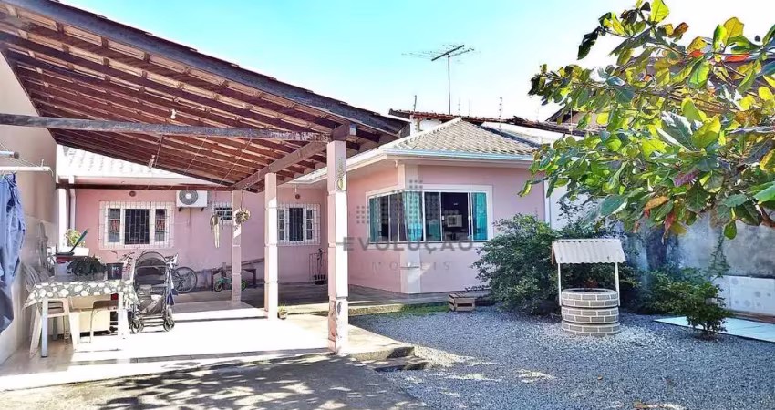 Casa 2 quartos, 6 vagas, escritura - madri - santa catarina