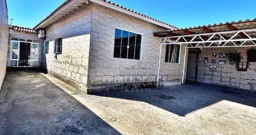 CASA 3 Quartos, 5 Vagas, Churrasqueira - Caminho Novo