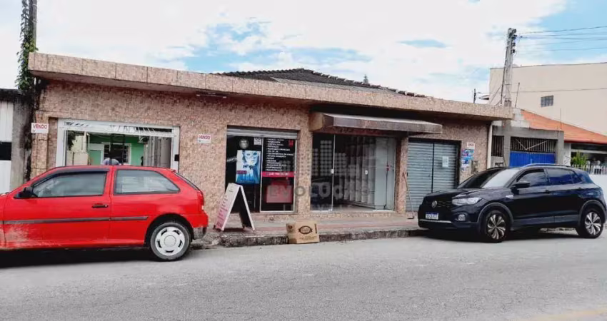 Casa Comercial e Residencial com 4 Dorms - Palhoça/SC