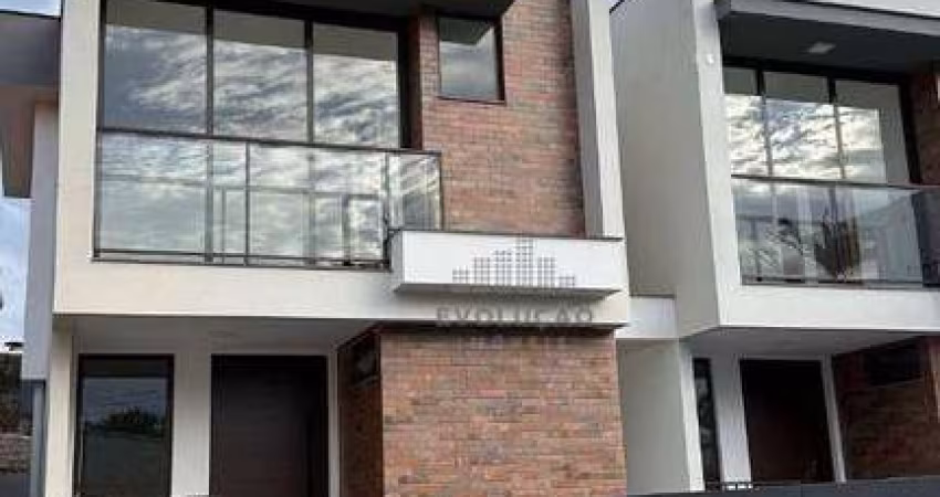 Sobrado à venda, 112 m² por R$ 650.000,00 - Serraria - São José/SC