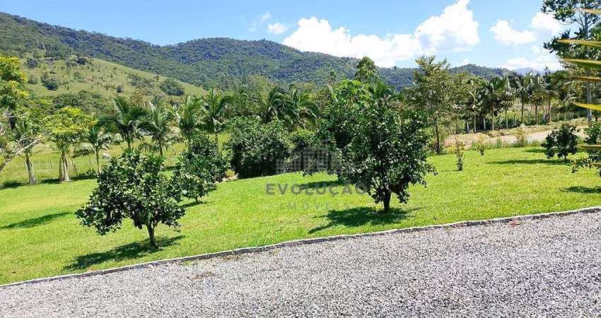 Excelente Terreno de 2.200 m² com Casa de 05 Dorms (2 Suites) - Camboriú SC
