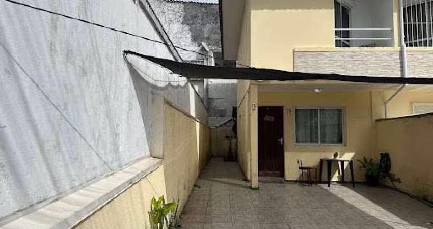 Sobrado com 2 dormitórios à venda, 69 m² por R$ 317.000,00 - Aririú - Palhoça/SC