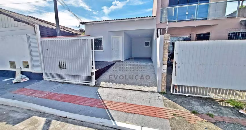 Casa com 2 dormitórios à venda, 72 m² por R$ 340.000,00 - Forquilhas - São José/SC