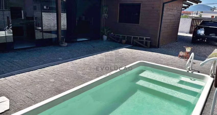 CASA 2 Quartos, 3 Vagas, Piscina - Praia do Sonho Palhoça SC