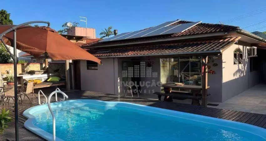 Casa com 3 dormitórios à venda, 360 m² por R$ 900.000,00 - Enseada de Brito - Palhoça/SC