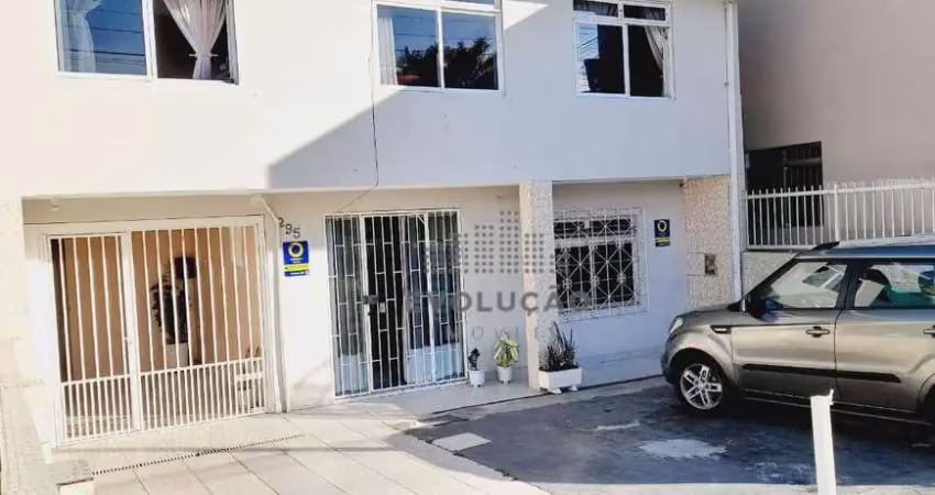 Casa com 5 quartos à venda na Rua Airton Schaeffer, Kobrasol, São José