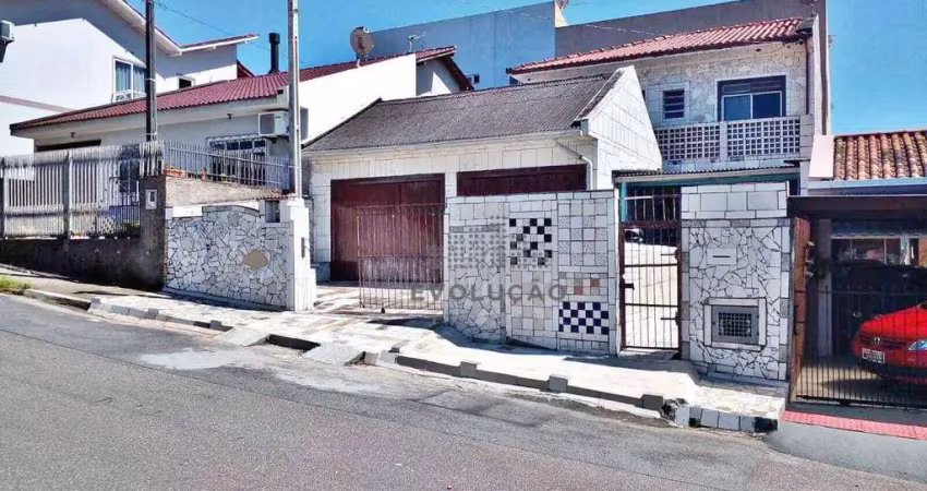 Casa com 4 quartos à venda na Rua Viseu, Forquilhas, São José