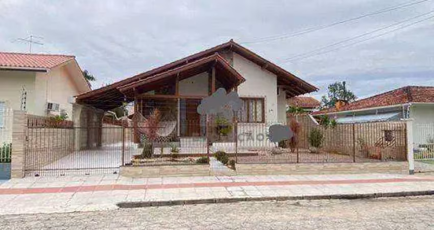 Casa 3 Dormitórios, 1 Suíte, Vagas, Centro, Palhoça/SC: