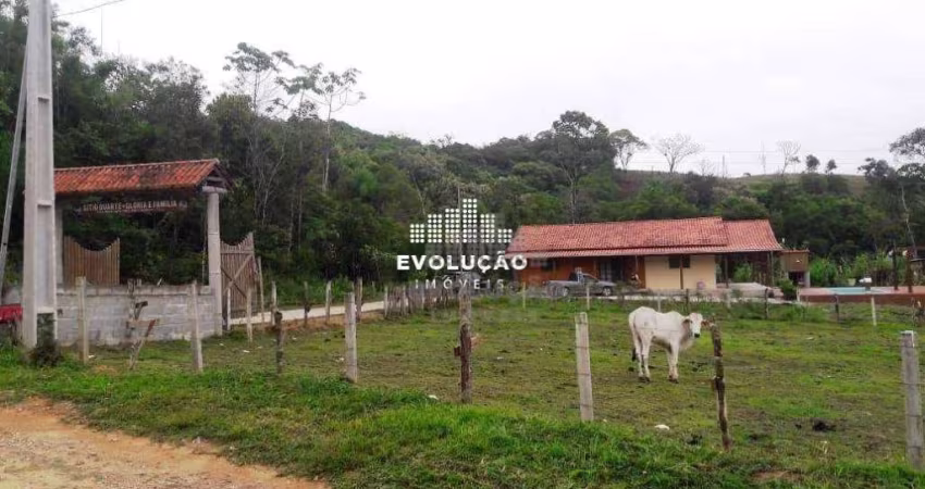 Sítio com 3 dormitórios à venda, 45000 m² por R$ 920.000,00 - Encruzilhada - Biguaçu/SC