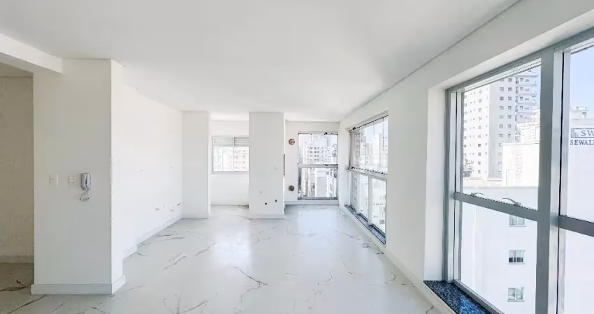 Apartamento com 3 quartos à venda na Rua 242, 688, Meia Praia, Itapema