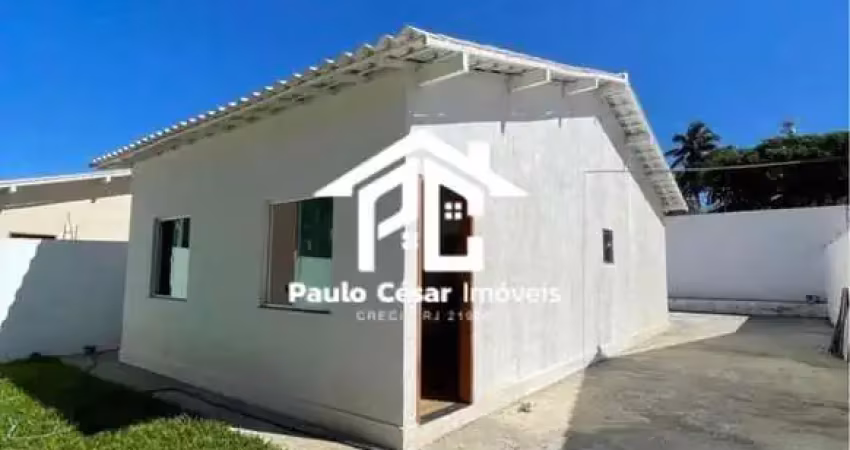 Casa localizada no bairro viaduto em rua asfaltada.  composição: 2 quartos, sala, cozinha, banheiro social, área de serviço, amplo quintal a poucos me