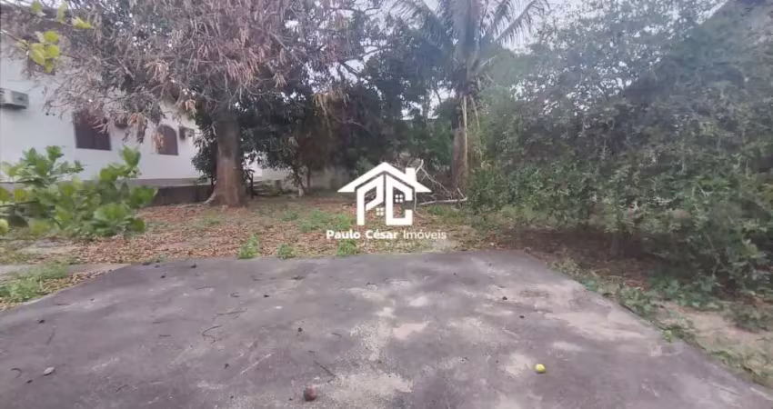 Ótimo terreno com árvores frutíferas medindo 450m², todo murado e próximo ao centro de araruama. não perca essa oportunidade!! aceita carta de crédito