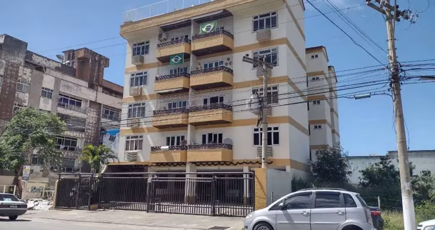 Excelente Cobertura com 05 quartos, sendo 02 suítes, uma com hidromassagem e closet, 02 salas, excelente cozinha, despensa, área de serviço, 03 banhei