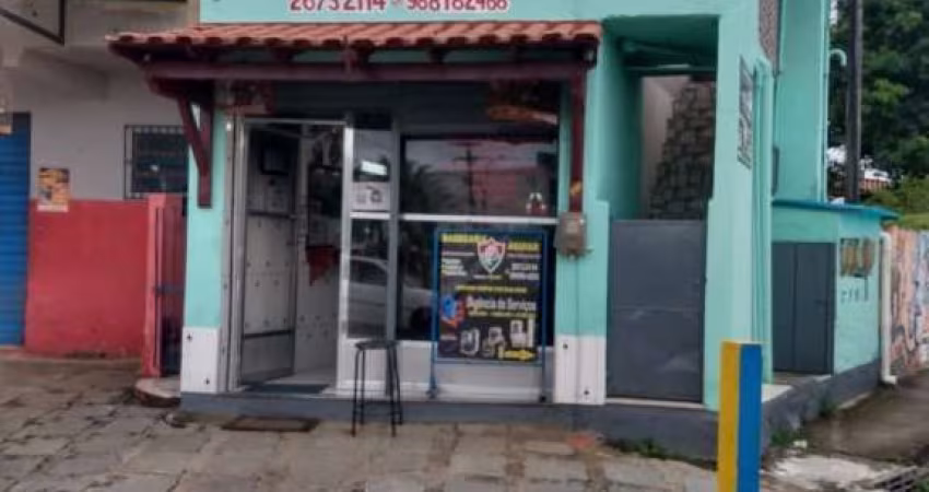 Vendo Loja com 12,00m2 com 01 banheiro e cozinha, ótima localização.