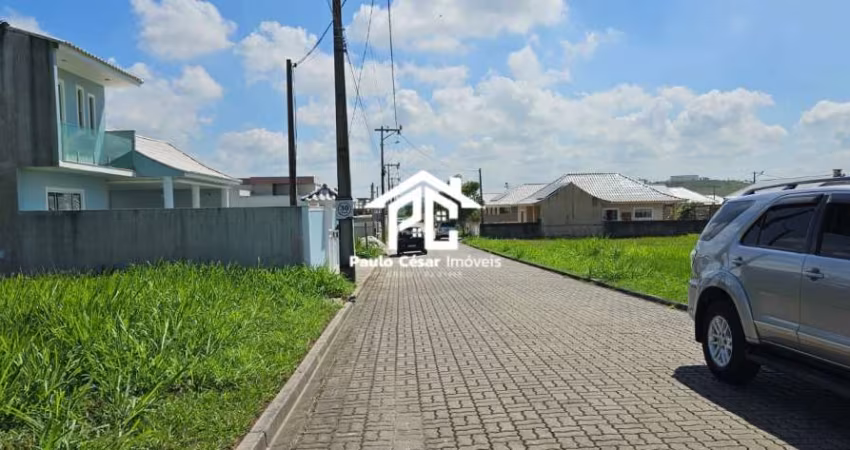 Lotes com 360m² medindo 12x30 em condomínio com total infraestrutura .  Condomínio todo calçado com campo de futebol, piscina, área de lazer com churr