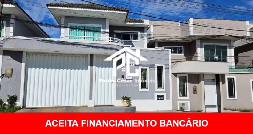 Excelente Casa dúplex de Alto Padrão. Parte superior com 03 Quartos sendo 03 suítes,  01 com closet, todas com varandas e Excelente vista. Parte infer