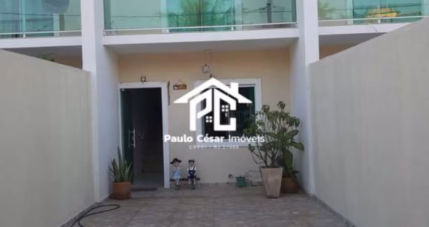Imperdível! Casa à venda em Araruama-RJ, Vila Capri: 2 quartos, 1 suíte, 1 sala, 2 banheiros, 2 vagas de garagem, 101,94 m².