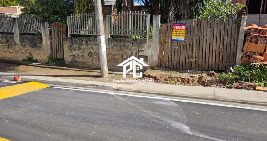 Casa em início de construção, com 02 quartos, sala, cozinha, banheiro, excelente quintal, com planta e projeto aprovado pela prefeitura, ótima localiz