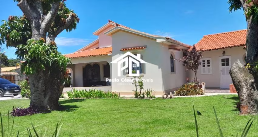 Imperdível Casa à Venda em Araruama-RJ - Bairro Coqueiral: 6 Quartos, 6 Suítes, 1 Sala, 1 Banheiro e 600m² de Área
