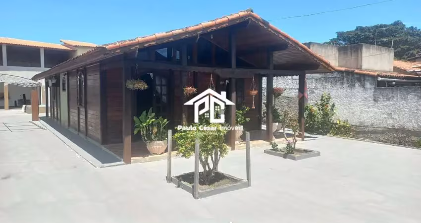 Excelente oportunidade de casa à venda em araruama-rj, bairro areal: 2 quartos, 1 suíte, 1 sala, 1 banheiro, 1 vaga, 80m².