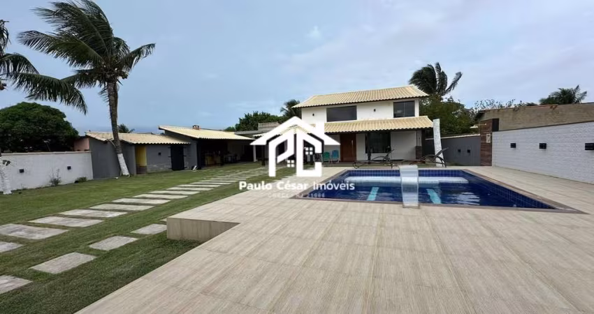 Casa de Praia  em Condomínio à Venda em Araruama-RJ, Praia Seca! 4 Quartos, 3 Suítes, 1 Sala, 2 Banheiros, 220m² de Área!