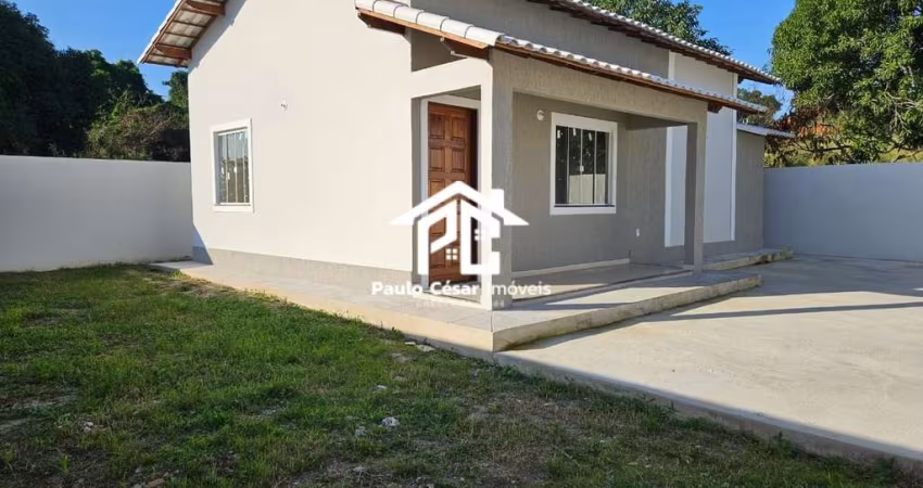 Imperdível: Casa à venda em Araruama-RJ, Engenho Grande! 2 quartos, 1 sala, 1 banheiro, garagem e 60m². Confira!