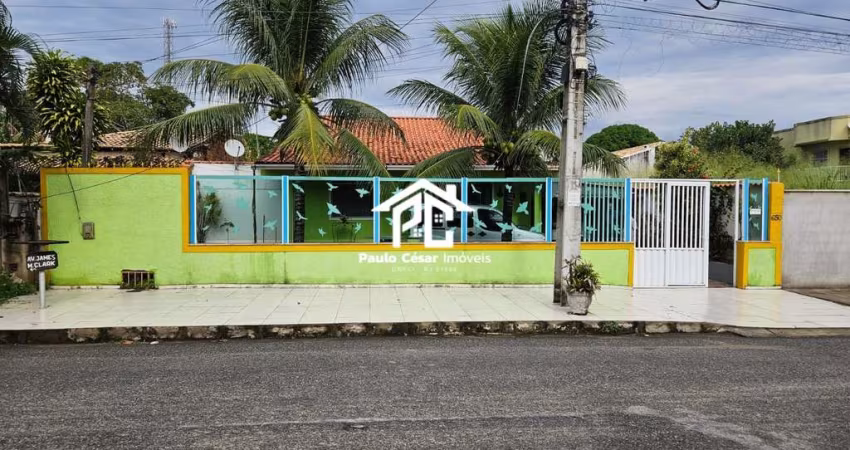 Casa à venda em Araruama-RJ, Bairro Pontinha: 2 quartos, 1 suíte, 1 sala, 1 banheiro, 1 vaga de garagem.