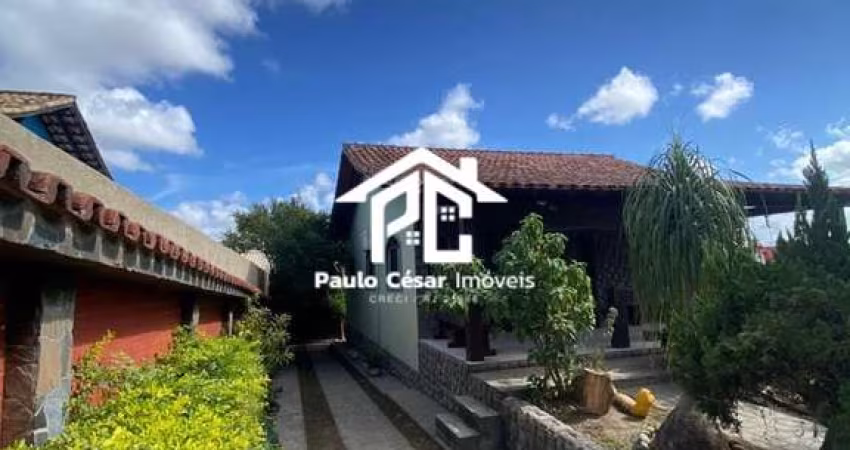 Imperdível: Casa à venda em Araruama-RJ, no Rio do Limão, com 3 quartos, 1 suíte, 1 sala, 2 banheiros, 3 vagas de garagem e 214,15m² de área!