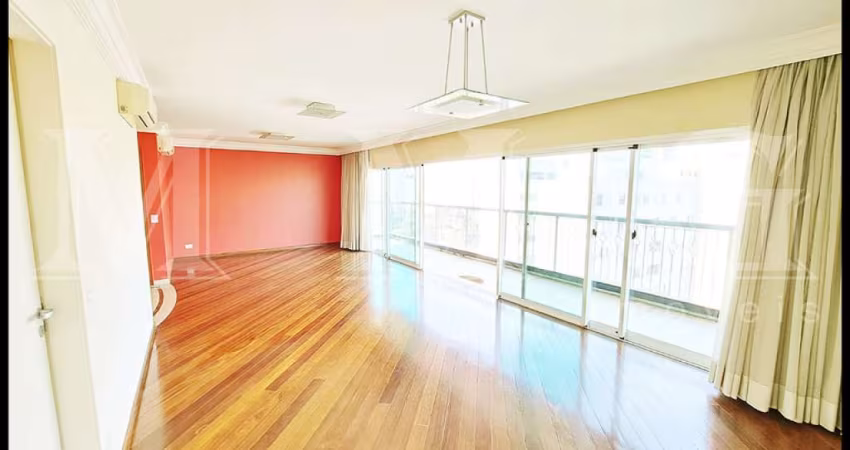 Apartamento com 3 suítes e 3 vagas no coração da Vila Mariana próximo ao Metro e Parque Ibirapuera