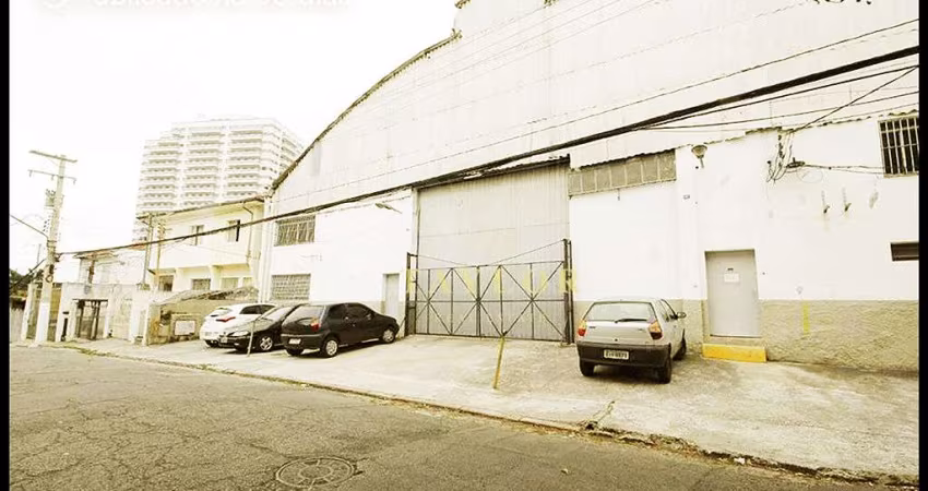 Ótimo Galpão Muito Bem Localizado de 1080 m² na Vila Gumercindo