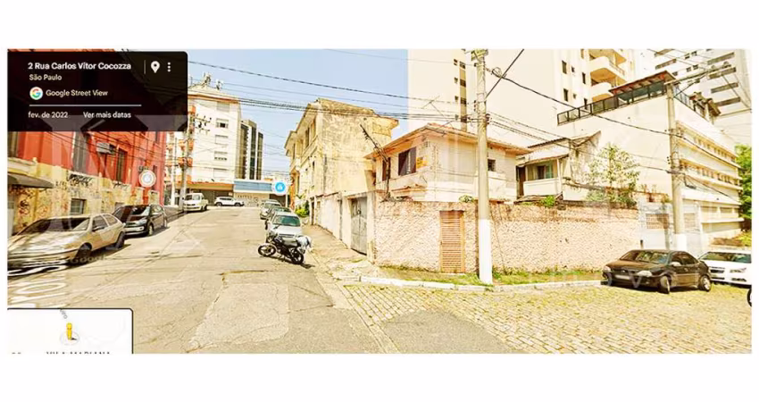 Casa  de 200 m² com Terreno de 180 m² sendo 3 Dormitórios, Salas, Cozinha, Área de Serviço, Quintal