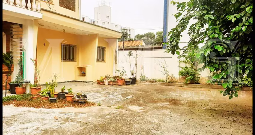 Casa de vila, 2 dormitórios, 1 duplo, 2 vogas, opção para 3, ótima