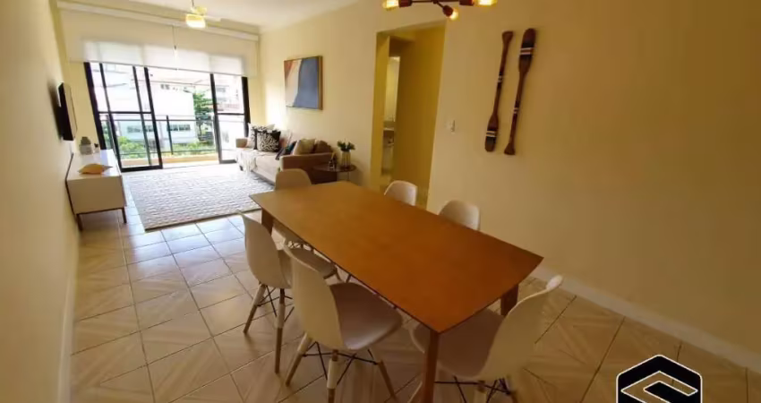 Apto impecável,  todo reformado, apenas 250mts da praia da enseada!