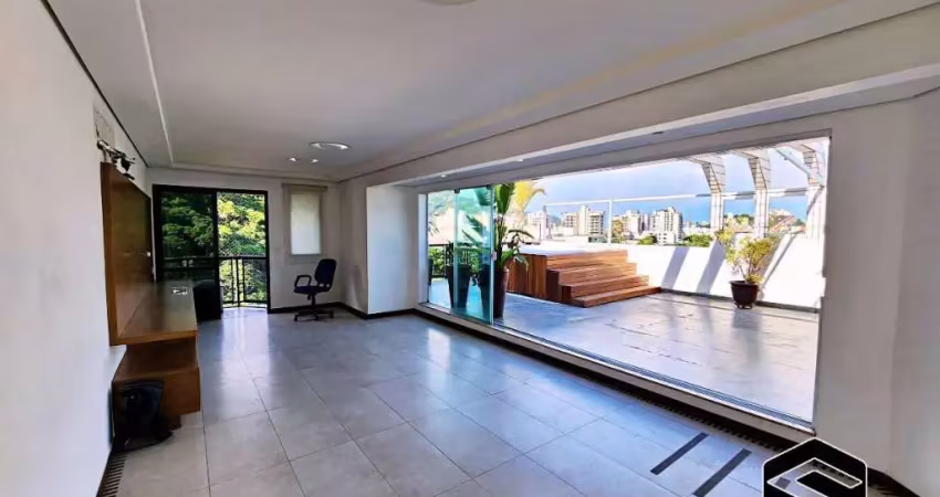 Cobertura penthouse reformada, com ampla área externa!