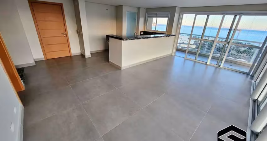 Maravilhosa cobertura duplex, com vista espetacular da praia da enseada!