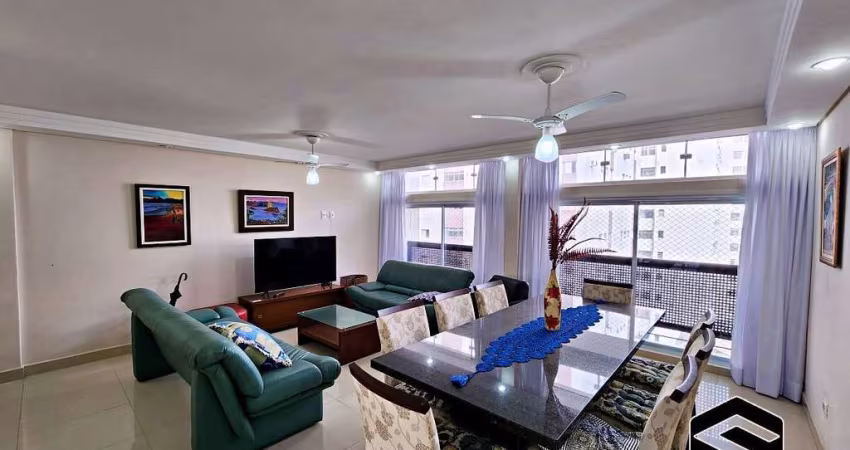 AMPLO APARTAMENTO REFORMADO, 04 SUÍTES, 01 QUADRAS DA PRAIA!