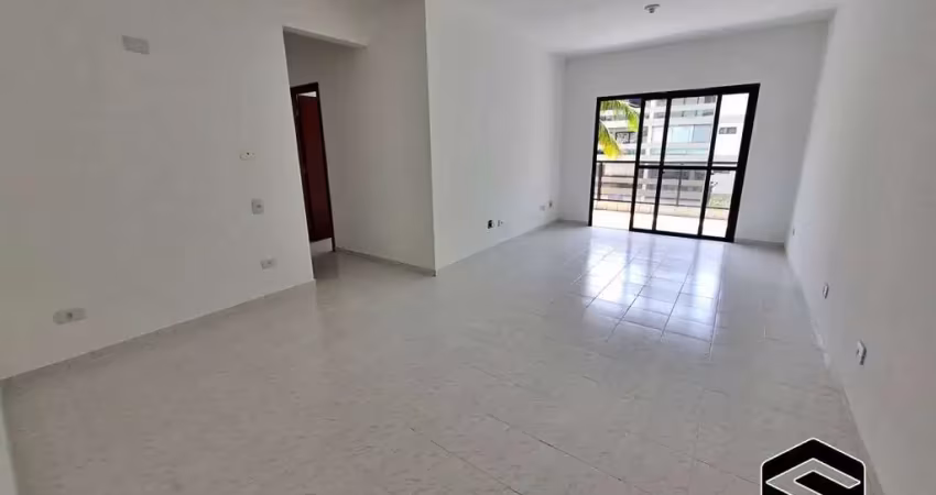 Amplo apartamento, frente pra rua, com lazer, lado praia!