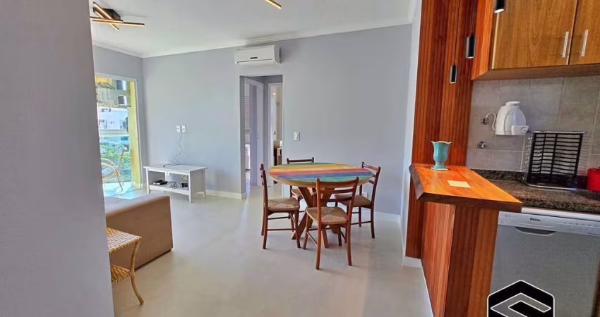 LINDO APARTAMENTO REFORMADO, COM LAZER, LADO PRAIA!