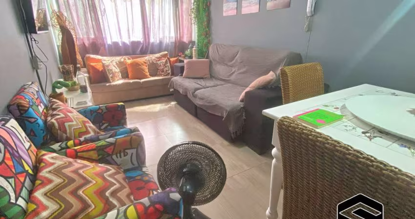 APARTAMENTO REFORMADO, 02 DORMITÓRIOS, LADO PRAIA!