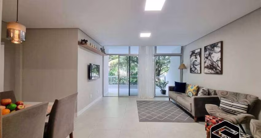 AMPLO APARTAMENTO, TODO REFORMADO, APENAS  400m DA PRAIA!