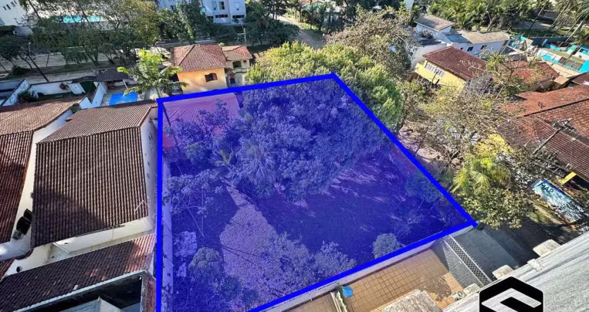 Oportunidade! terreno c/ 860m², localiz. estratégica, apenas 500m da praia!
