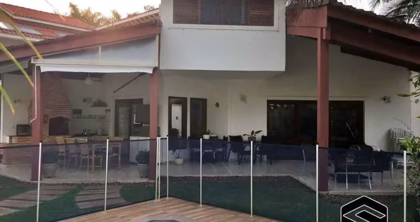 Linda casa em cond. fechado, cercado de muito verde, na praia de pernambuco