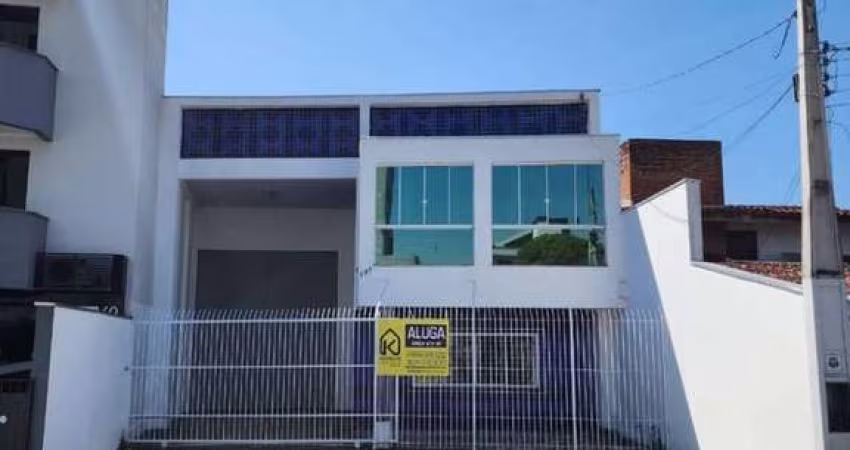 Locação - Galpão no bairro Vila Operária