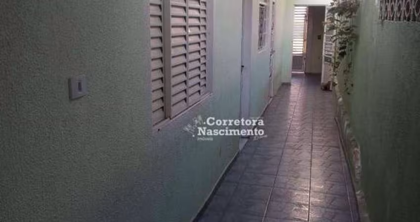 Casa com 2 dormitórios à venda.