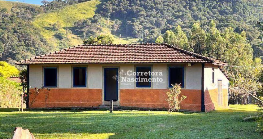 Sítio com 3 dormitórios à venda, 1709 m² por R$ 965.000,00 - Paiol Grande - São Bento do Sapucaí/SP