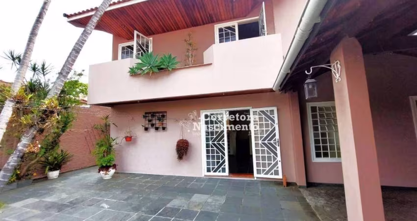Casa com 3 dormitórios à venda, 235 m² por R$ 1.000.000,00 - Jardim Siesta - Jacareí/SP